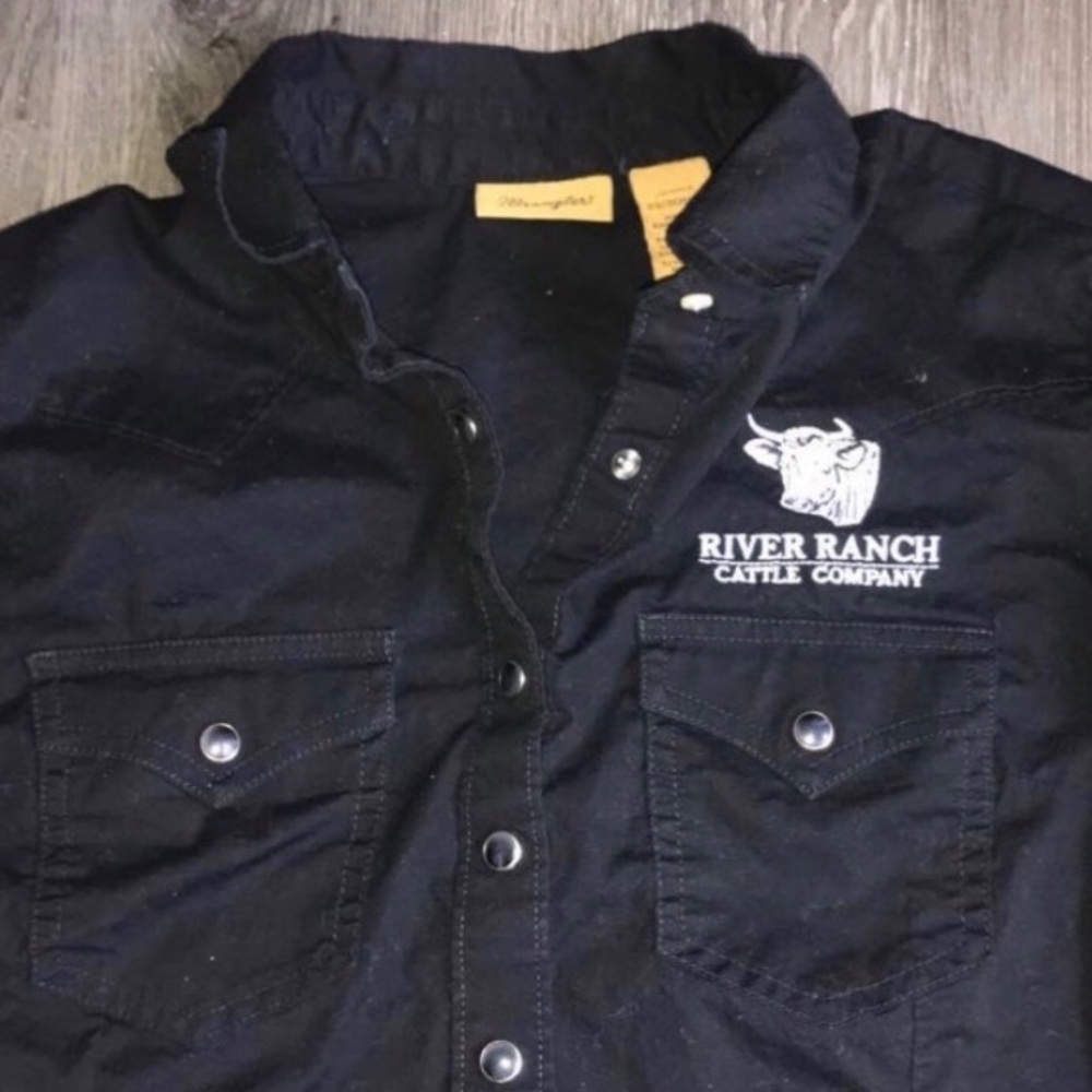 Wrangler button down - Picture 2 of 5